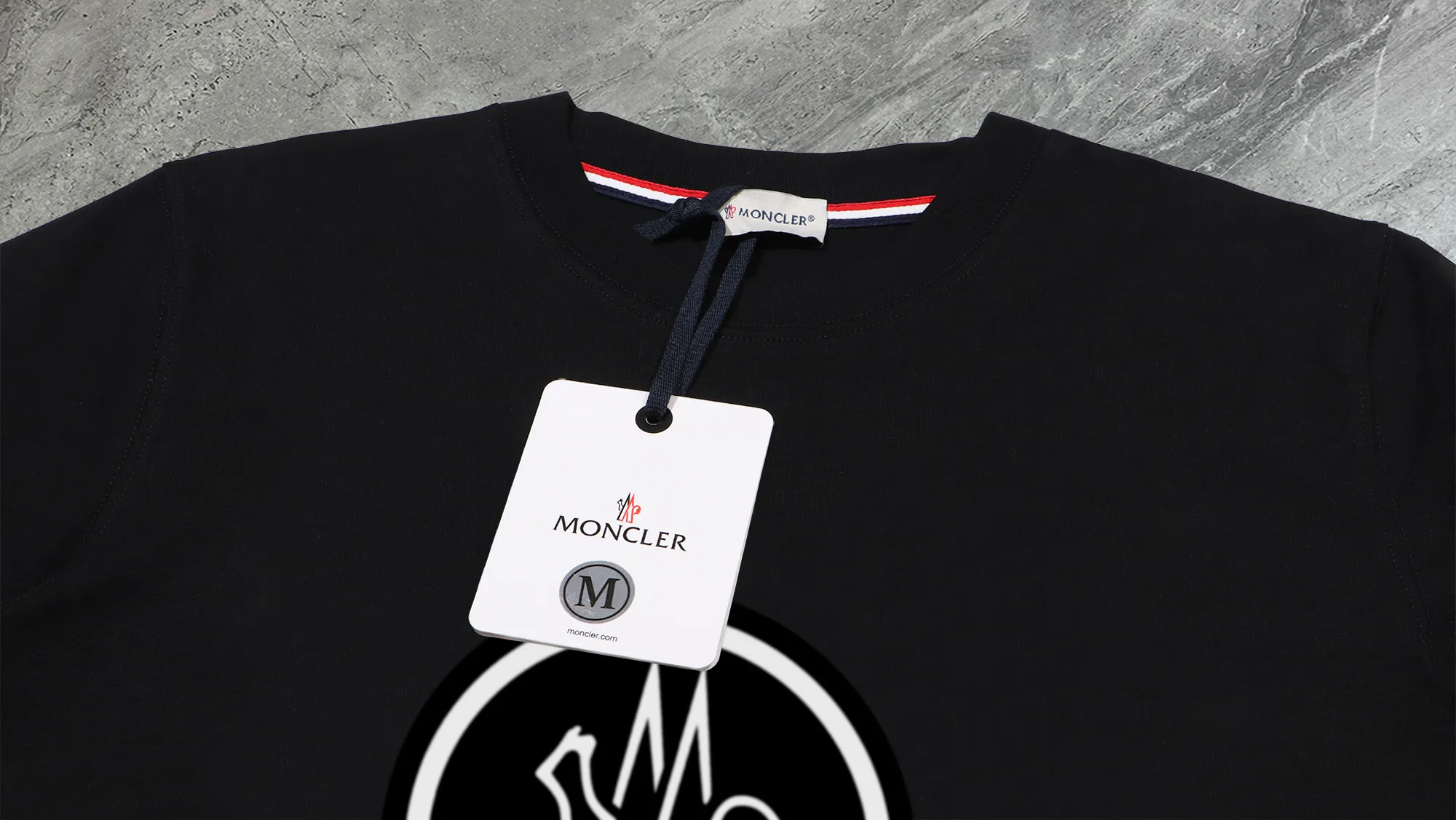 【 In Stock】 〖 𝐌𝐎𝐍𝐂𝐋𝐄𝐑~ 〗 440g ， 😎 ， ， Factory 2025 T ， ， Premium LOGO， Same Style ：Black White Size：S M L XL 2XL